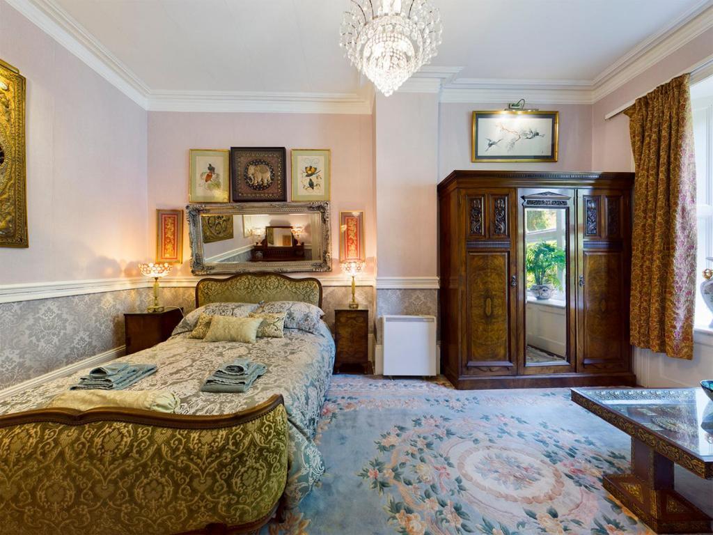 Luxurious Apartment In Historic Mansion - Sleeps 7 Ladock Exterior photo